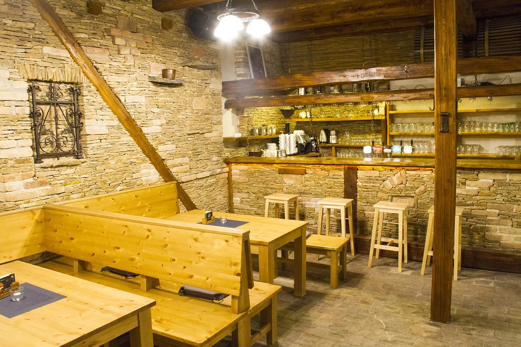 בית הארחה Restaurace & U Tri Jasanu זנוימו