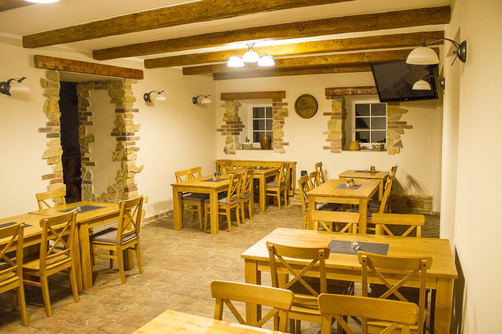 Restaurace & U Tri Jasanu זנוימו